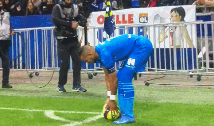 欧联4-0，穆帅前东家完胜挪超劲旅+5轮不败，塔利斯卡无敌帽子戏法（欧联4-0！穆帅旧主横扫挪超强敌，豪取5场不败，塔利斯卡戴帽统治全场）