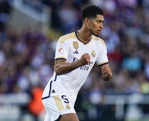 法尔克：纽卡等队曾想引进卡尔，但拜仁抢先与球员完成续约（法尔克：纽卡等队追求卡尔，拜仁率先与其续约）