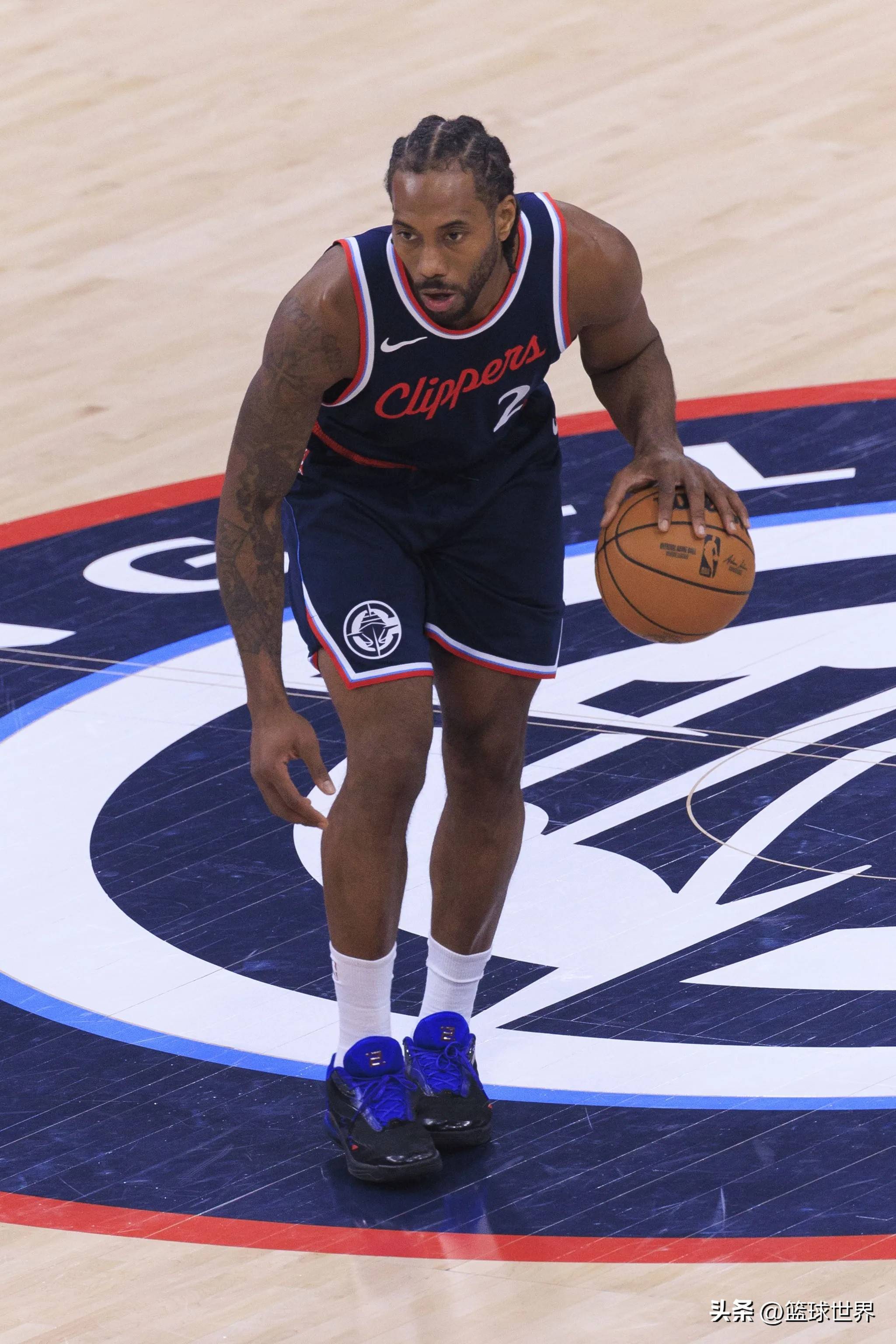 陈威vs柔佛新山半场数据：贡献5次扑救，评分暂为全场最高（陈威半场战柔佛新山：完成5次扑救，评分暂列全场第一）