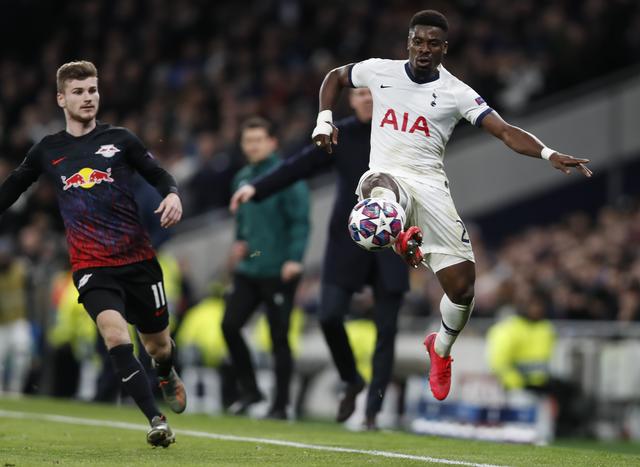 曼晚：曼联决定让莱昂先在青训梯队效力，以适应英格兰足球（曼晚：为适应英格兰足坛，曼联将安排莱昂先随青训队磨炼）