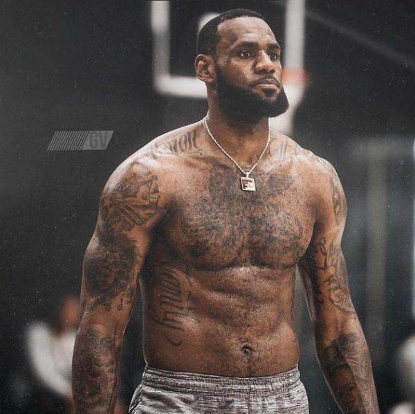 官方：阿塞拜疆主裁阿加耶夫执法阿森纳客战布拉格斯拉维亚（官方确认：阿塞拜疆裁判阿加耶夫将吹罚阿森纳客场对阵布拉格斯拉维亚）