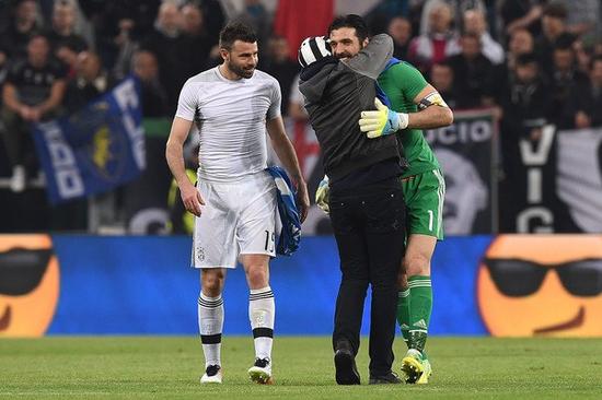 篮球篮网球队训练赛完成