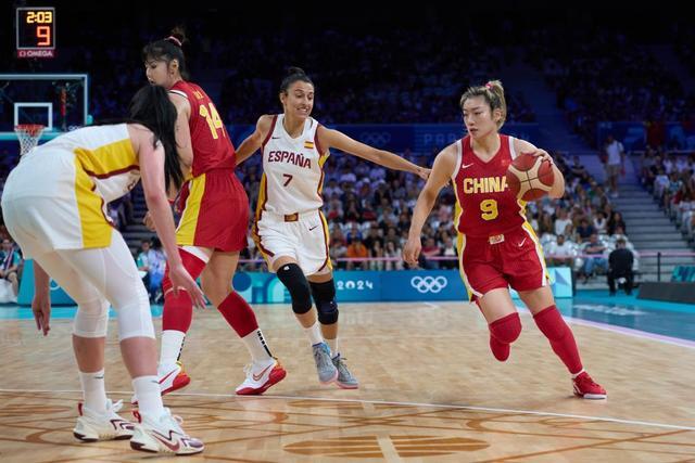 这次封盖把气氛拉到最高潮（这记封盖将现场推向巅峰）