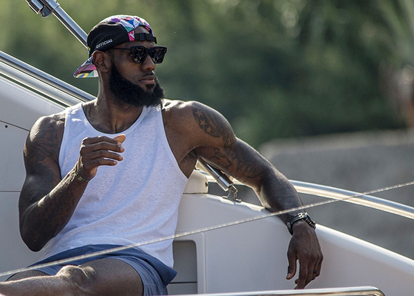 环足奖年度最佳总监候选：坎波斯、爱德华兹&理查德-休斯在列（环足奖年度最佳总监提名公布：坎波斯、爱德华兹、理查德-休斯入围）