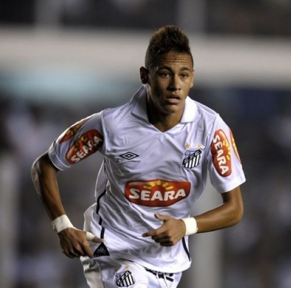 球队用一波流终结悬念（球队凭借一波流锁定胜局）