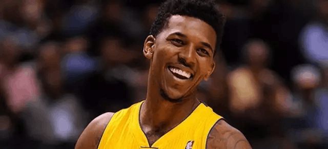 曼联球探部门两轮裁员至80人，调整人才发掘策略（曼联两轮精简球探团队至80人，重塑人才发掘策略）